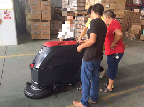 新能源電瓶能有效延長手推式洗地機(jī)工作時間嗎(愛嬰島案例）475.png